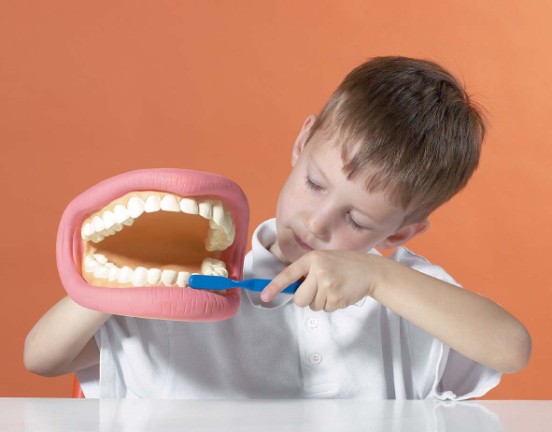 مقال – 7 نصائح لتحافظ على أسنانك مدى الحياة