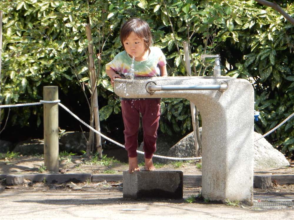 في اليابان، تتواجد نافورة الماء الصالح للشراب في كلّ مكان.