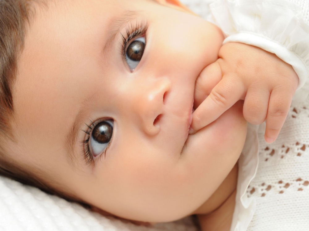 مقال - كيف تفك شفرة لغة جسد طفلك الرضيع وتفهم رغباته