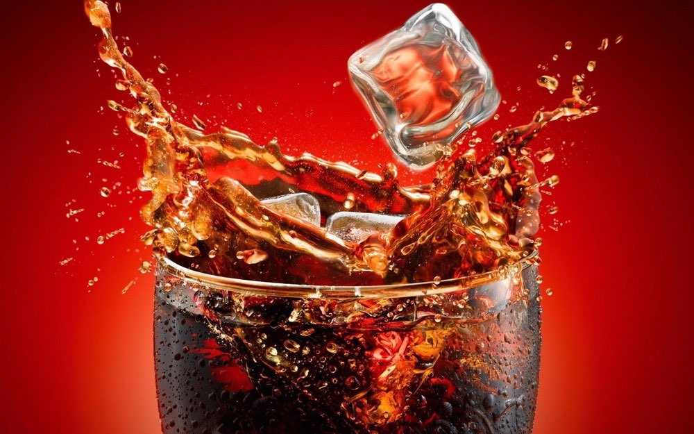 مقال - ماذا يحدث لجسمك خلال ساعة من شرب الكولا؟