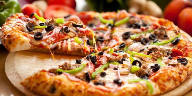 مقال - لماذا نشعر بالعطش عند أكل البيتزا؟