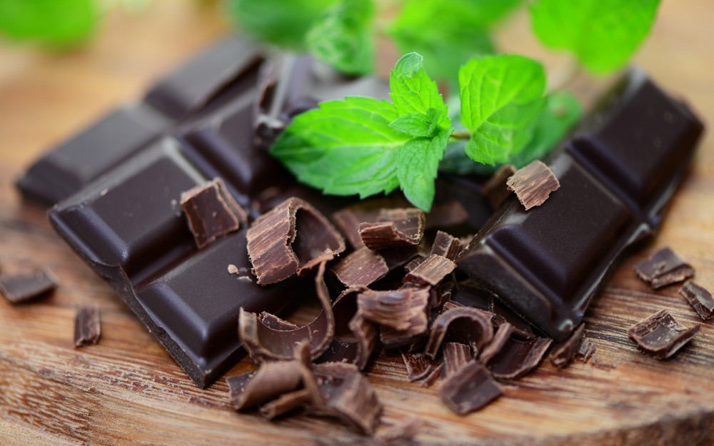 مقال - دراسة جديدة تكشف سر فوائد الشوكولاته الداكنة!!
