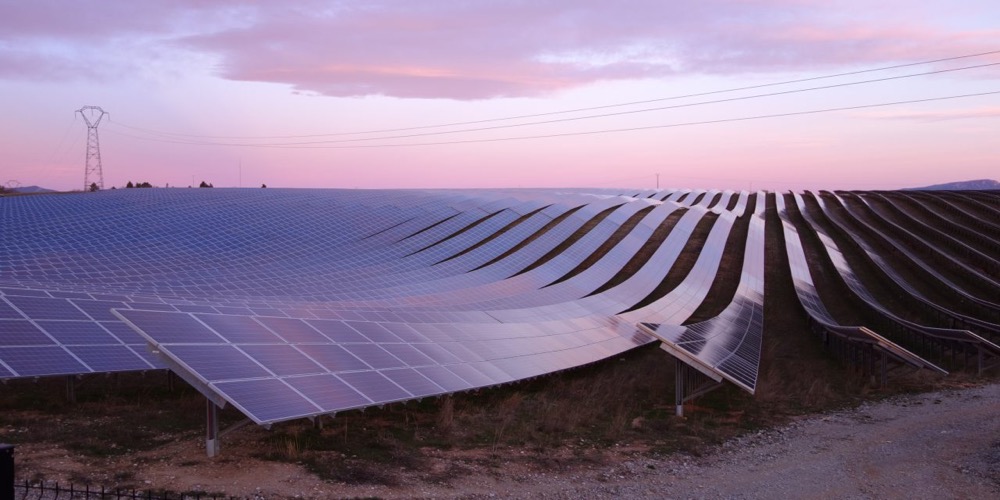 مقتطف - شاهد أكبر محطة عائمة لتوليد الطاقة الشمسية!!
