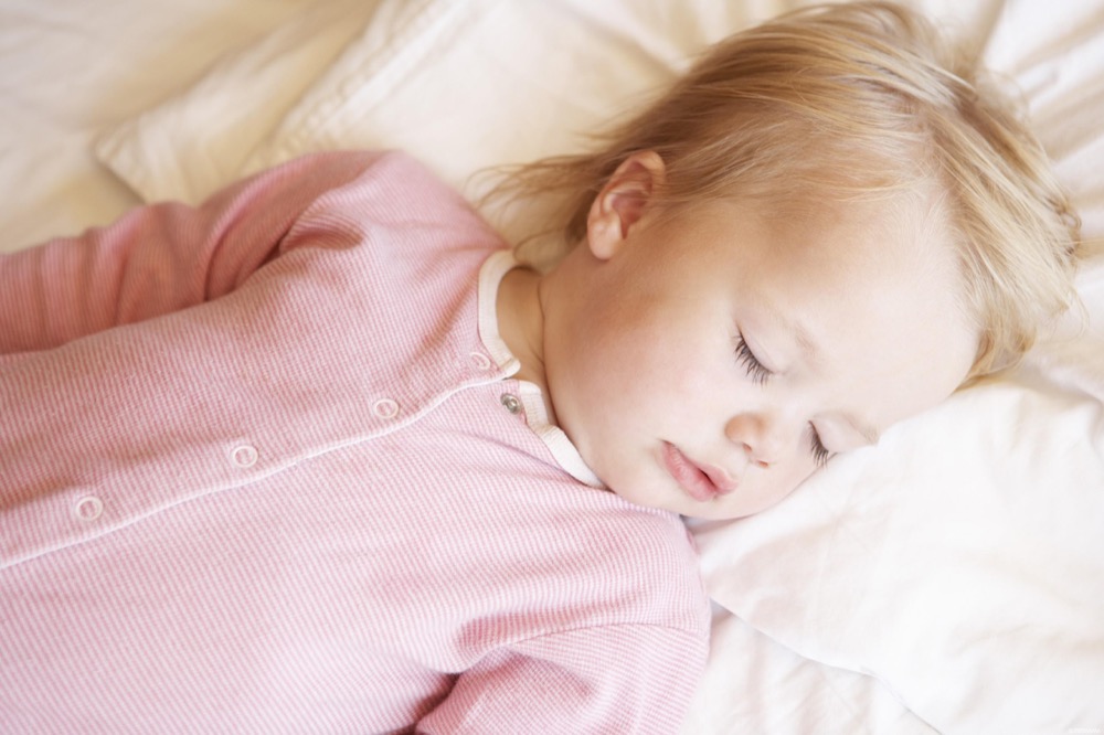 مقال - تأثير النوم المتقطع على الأطفال !