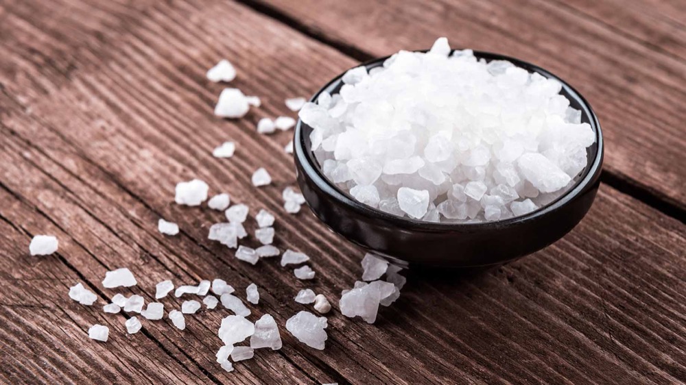 مقال - 5 طرق للتخلص من سموم الملح في الجسم