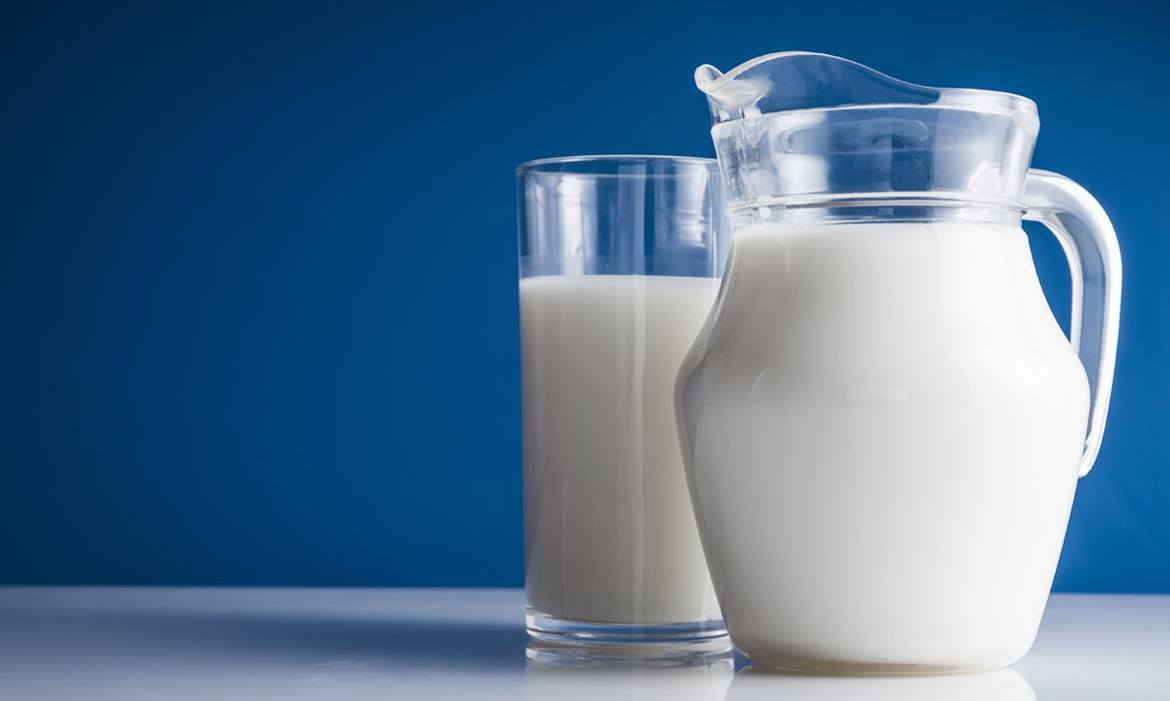 دراسة - أيّهما أفضل الحليب كامل الدسم أم قليل الدسم ؟