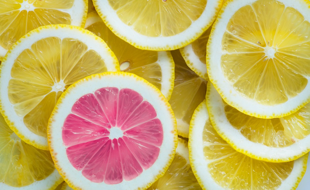 مقال – الليمون .. فوائد كثيرة ومحاذير