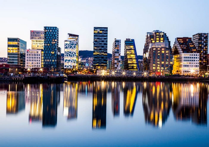 أوسلو ثالث أغلى مدينة في العالم وهي المدينة الأكثر اكتظاظا بالسكان في النرويج 