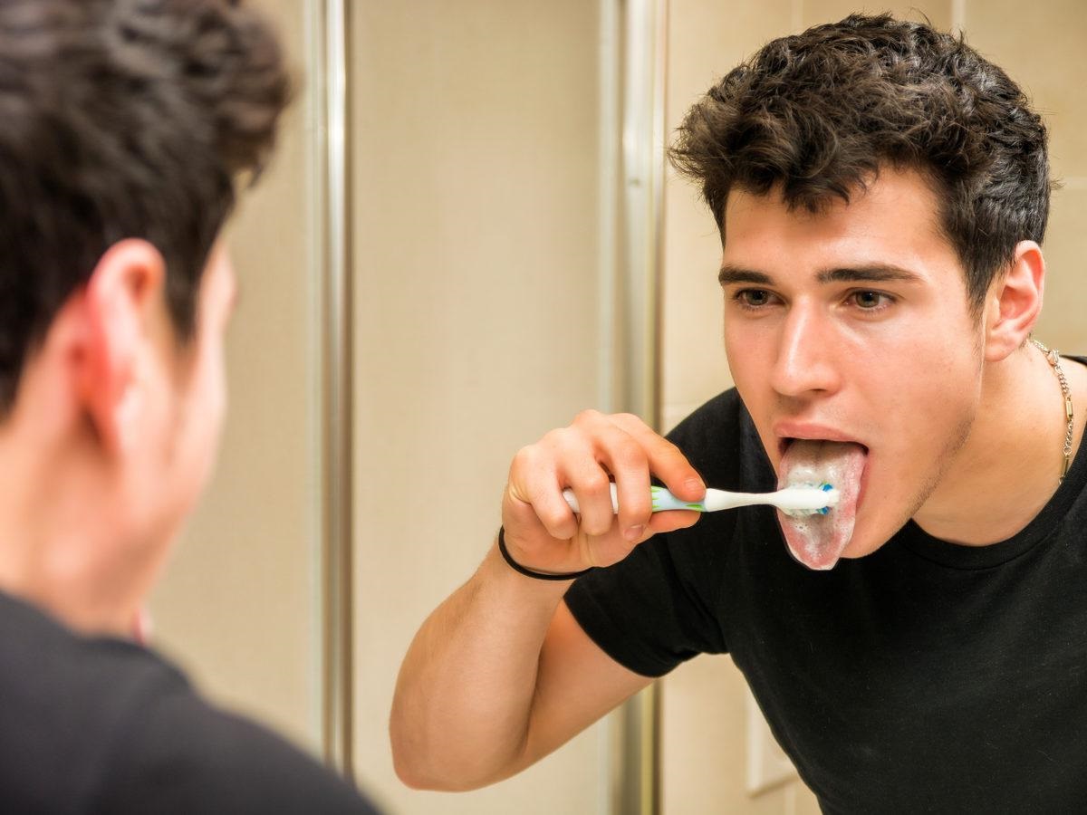 الطريقة الصحيحة "الوحيدة" لتنظيف الفم و الأسنان..