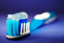 تنظيف الأسنان بانتظام يقي من مرض خطير