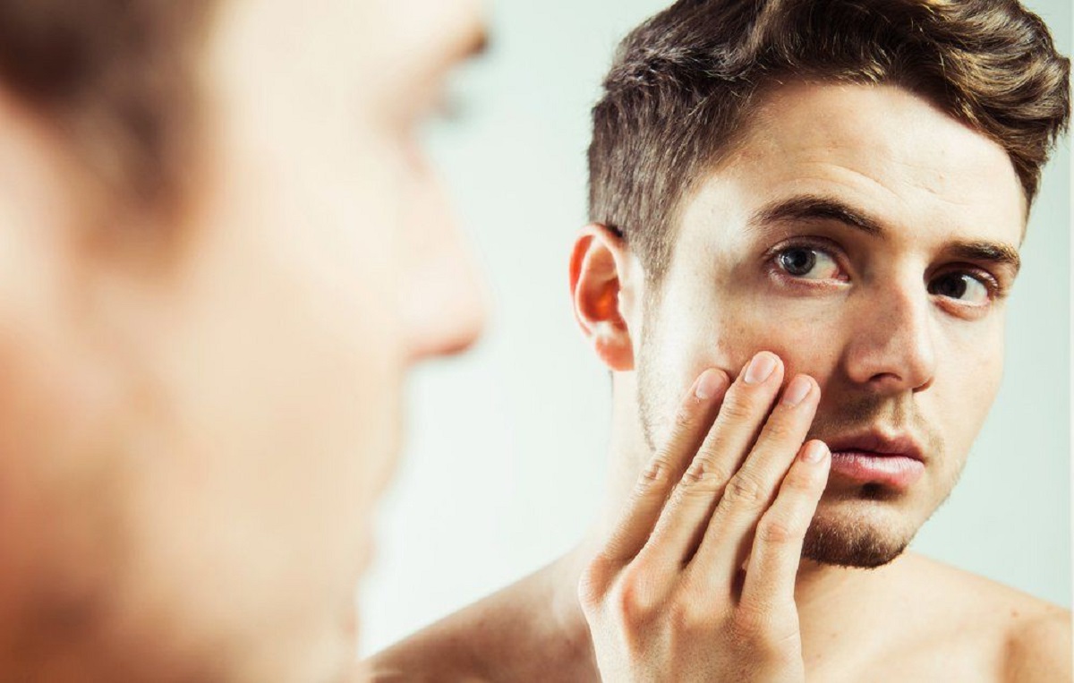 5 عادات غذائية يمكن أن تضر بشرة الوجه
