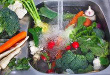 طريقة تنظيف الفواكه والخضروات من المبيدات والبكتيريا